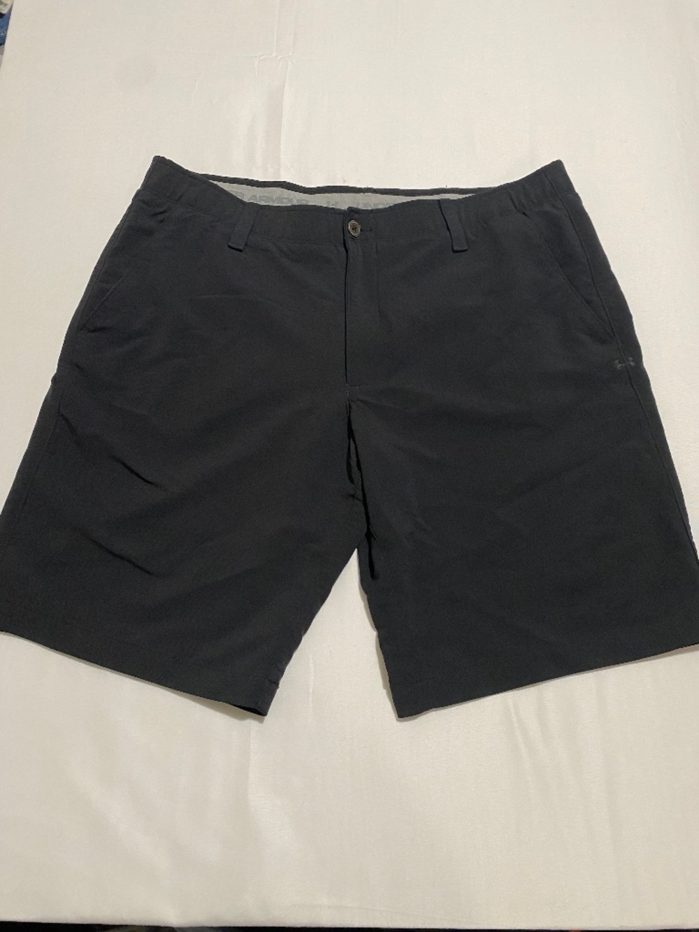 Under Armour Men’s HeatGear Loose Fit Performance Shorts - Size 40